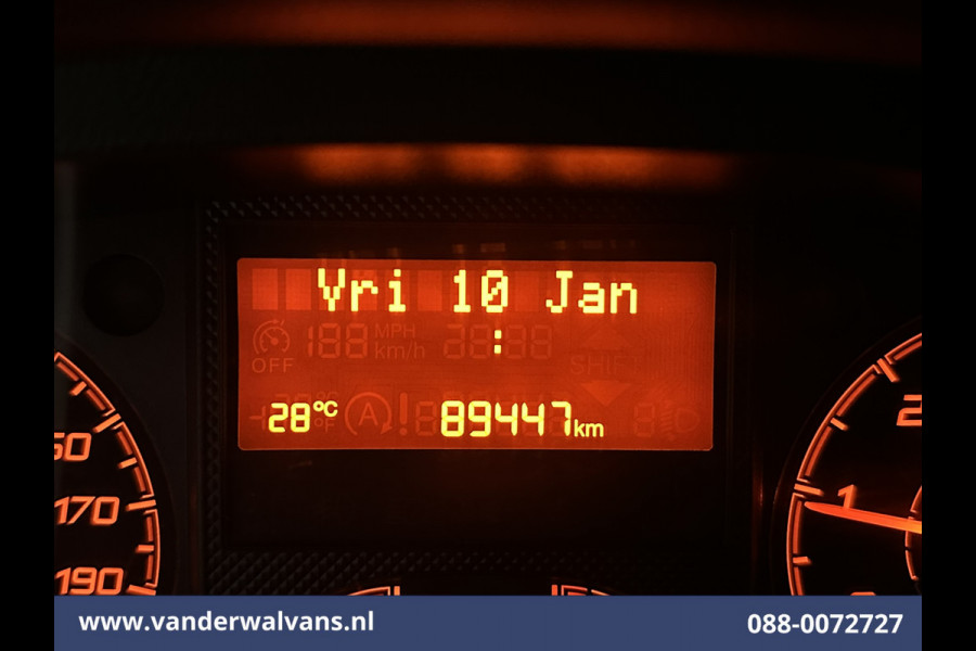Peugeot Boxer 2.2 BlueHDi 141pk Bakwagen 436cm Lang Laadklep Euro6 Airco | Camera | Cruisecontrol | 1085kg laadvermogen Bijrijdersbank.