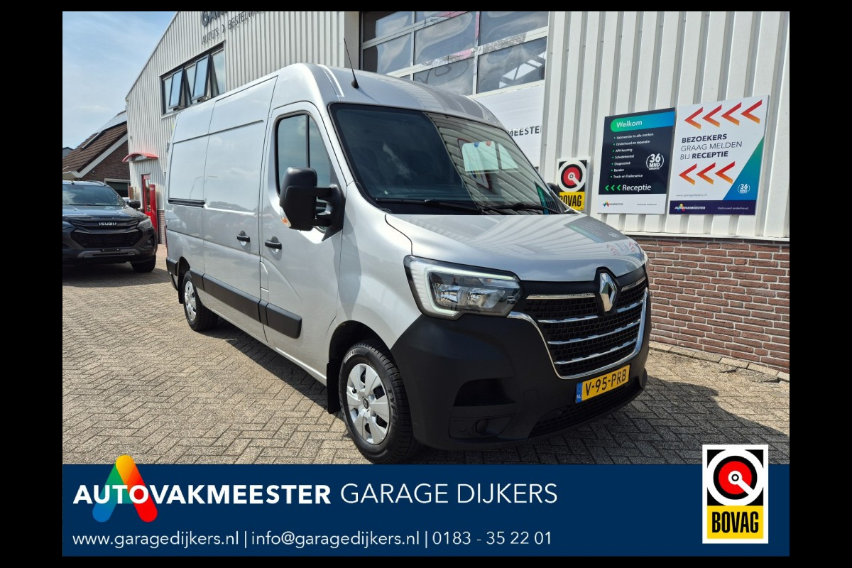 Renault Master T 35 2,3 dCi 135 Pk Euro 6 L2H2 38.690 Km Trekhaak PDC 3 Zits