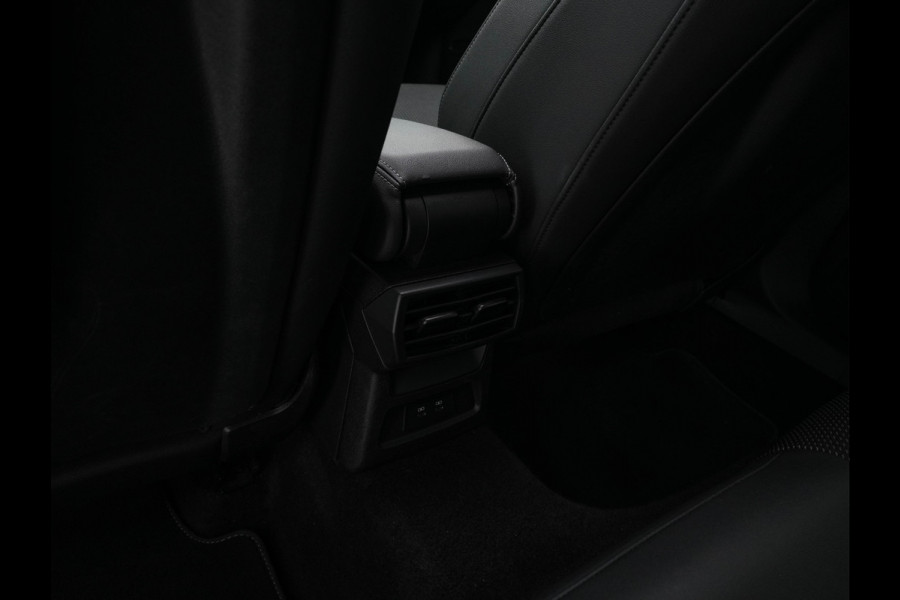 Audi A3 Limousine 30 TFSI S-Line Edition (INCL-BTW) Aut. *PANO | LEATHER-FABRIC | FULL-LED | AMBIENTLIGHT | SPORTSEATS | DIGI-COCKPIT | NAVI-FULLMAP | PRIVACYGLASS | SHIFTPADDLES | DAB+ | CRUISE | KEYLESS | PDC | 18"ALU*
