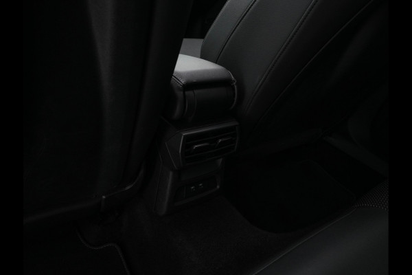 Audi A3 Limousine 30 TFSI S-Line Edition (INCL-BTW) Aut. *PANO | LEATHER-FABRIC | FULL-LED | AMBIENTLIGHT | SPORTSEATS | DIGI-COCKPIT | NAVI-FULLMAP | PRIVACYGLASS | SHIFTPADDLES | DAB+ | CRUISE | KEYLESS | PDC | 18"ALU*