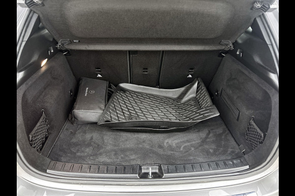 Mercedes-Benz GLA 250 e Business AMG Plug-In Hybride 5 spaaks lichtmetalen velgen | MBUX wide screen| Navigatie | elect bed. voorstoelen met memory | Trekhaak | parking support met camera | Inclusief 24 maanden Mercedes-Benz Certified garantie voor Europa.