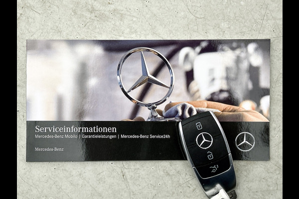 Mercedes-Benz GLA 250 e Business AMG Plug-In Hybride 5 spaaks lichtmetalen velgen | MBUX wide screen| Navigatie | elect bed. voorstoelen met memory | Trekhaak | parking support met camera | Inclusief 24 maanden Mercedes-Benz Certified garantie voor Europa.