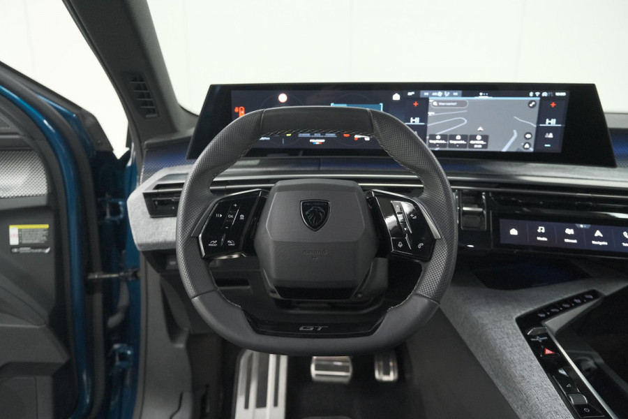Peugeot 5008 1.2 Hybrid 136 GT 7p | 360 Camera | Panoramadak | Elektrische Kofferklep | Winterpakket