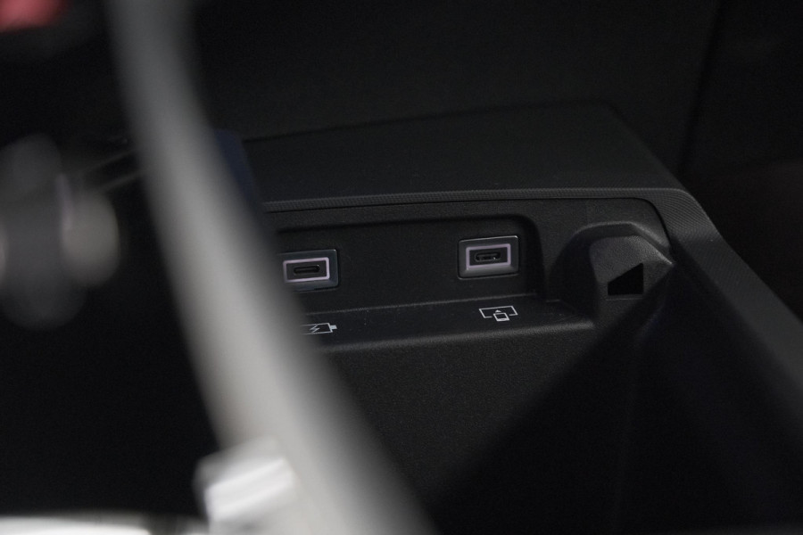 Peugeot 5008 1.2 Hybrid 136 GT 7p | 360 Camera | Panoramadak | Elektrische Kofferklep | Winterpakket