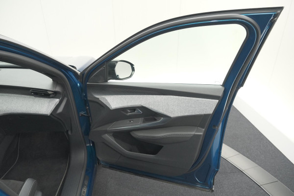 Peugeot 5008 1.2 Hybrid 136 GT 7p | 360 Camera | Panoramadak | Elektrische Kofferklep | Winterpakket
