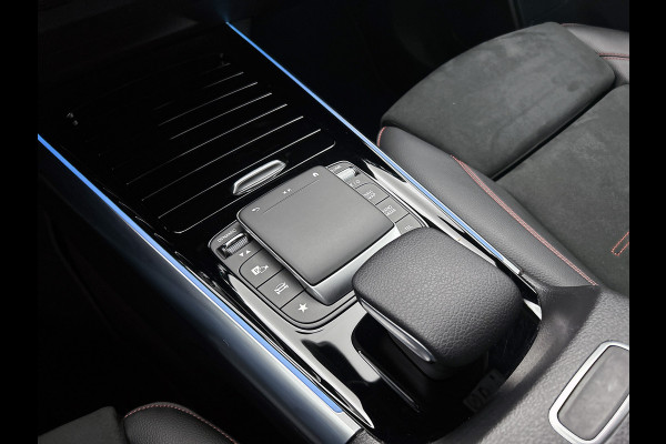 Mercedes-Benz GLA 250 e Business AMG Plug-In Hybride 5 spaaks lichtmetalen velgen | MBUX wide screen| Navigatie | elect bed. voorstoelen met memory | Trekhaak | parking support met camera | Inclusief 24 maanden Mercedes-Benz Certified garantie voor Europa.