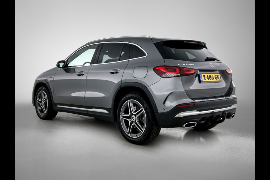 Mercedes-Benz GLA 250 e Business AMG Plug-In Hybride 5 spaaks lichtmetalen velgen | MBUX wide screen| Navigatie | elect bed. voorstoelen met memory | Trekhaak | parking support met camera | Inclusief 24 maanden Mercedes-Benz Certified garantie voor Europa.