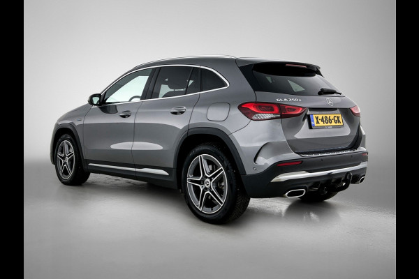 Mercedes-Benz GLA 250 e Business AMG Plug-In Hybride 5 spaaks lichtmetalen velgen | MBUX wide screen| Navigatie | elect bed. voorstoelen met memory | Trekhaak | parking support met camera | Inclusief 24 maanden Mercedes-Benz Certified garantie voor Europa.