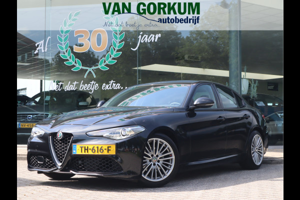 Alfa Romeo Giulia 2.0T Super Adaptive CC / Navi/ Camera /Pdc / Carplay /Stoel/Stuurverw / Automaat Gechipt 310pk - 460nm koppel