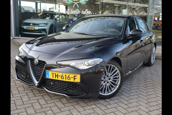 Alfa Romeo Giulia 2.0T Super Adaptive CC / Navi/ Camera /Pdc / Carplay /Stoel/Stuurverw / Automaat Gechipt 310pk - 460nm koppel