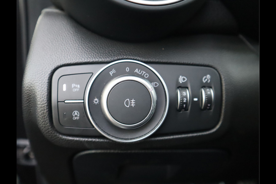 Alfa Romeo Giulia 2.0T Super Adaptive CC / Navi/ Camera /Pdc / Carplay /Stoel/Stuurverw / Automaat Gechipt 310pk - 460nm koppel