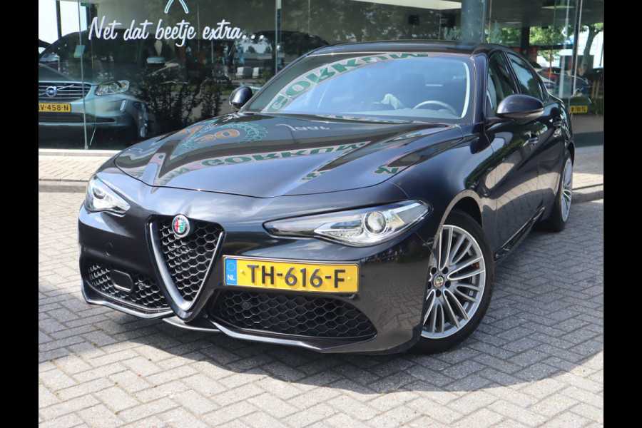 Alfa Romeo Giulia 2.0T Super Adaptive CC / Navi/ Camera /Pdc / Carplay /Stoel/Stuurverw / Automaat Gechipt 310pk - 460nm koppel