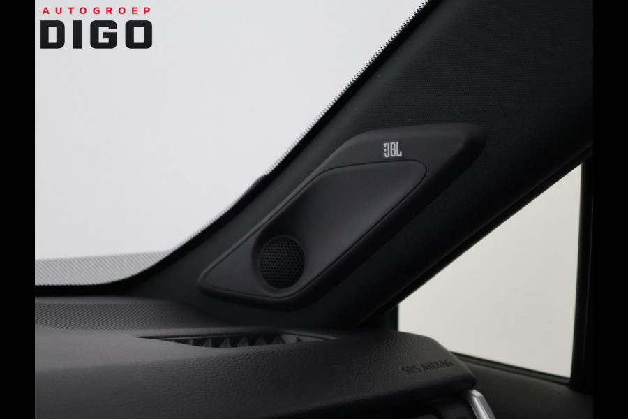 Toyota RAV4 2.5 Plug-in Hybrid AWD Bi-Tone Plus | 1500 KG trekgewicht | JBL Audio | Stoelverwarming & ventilatie | Memory Seats | Schuif-/Kanteldak | Navigatie