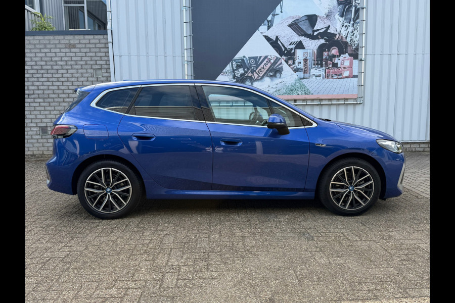 BMW 2 Serie Active Tourer 225e xDrive M SPORT | Navigatie | Cruise | Leder | Camera | Clima | 18".