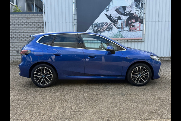 BMW 2 Serie Active Tourer 225e xDrive M SPORT | Navigatie | Cruise | Leder | Camera | Clima | 18".