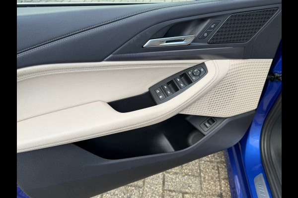 BMW 2 Serie Active Tourer 225e xDrive M SPORT | Navigatie | Cruise | Leder | Camera | Clima | 18".