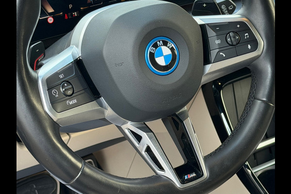 BMW 2 Serie Active Tourer 225e xDrive M SPORT | Navigatie | Cruise | Leder | Camera | Clima | 18".