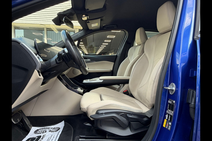 BMW 2 Serie Active Tourer 225e xDrive M SPORT | Navigatie | Cruise | Leder | Camera | Clima | 18".