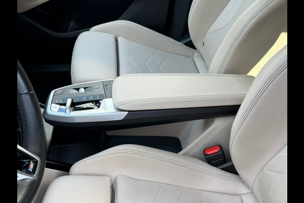 BMW 2 Serie Active Tourer 225e xDrive M SPORT | Navigatie | Cruise | Leder | Camera | Clima | 18".