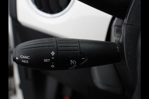 Fiat 500C 1.0 Hybrid Dolcevita Half lederen bekleding Climate control Cruise control Parkeersensoren achter Lichtmetalen velgen Apple Carplay/ Android Auto