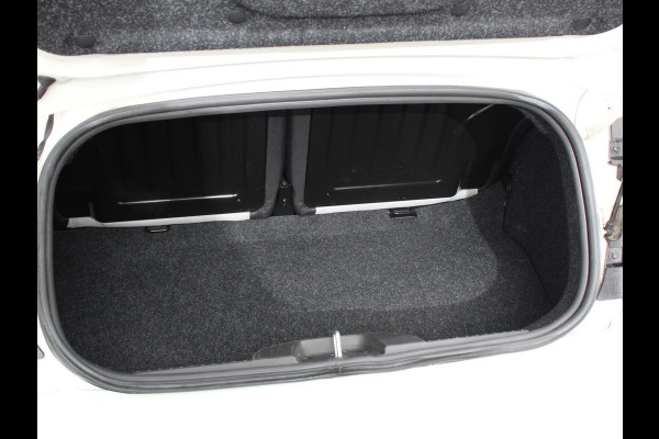 Fiat 500C 1.0 Hybrid Dolcevita Half lederen bekleding Climate control Cruise control Parkeersensoren achter Lichtmetalen velgen Apple Carplay/ Android Auto