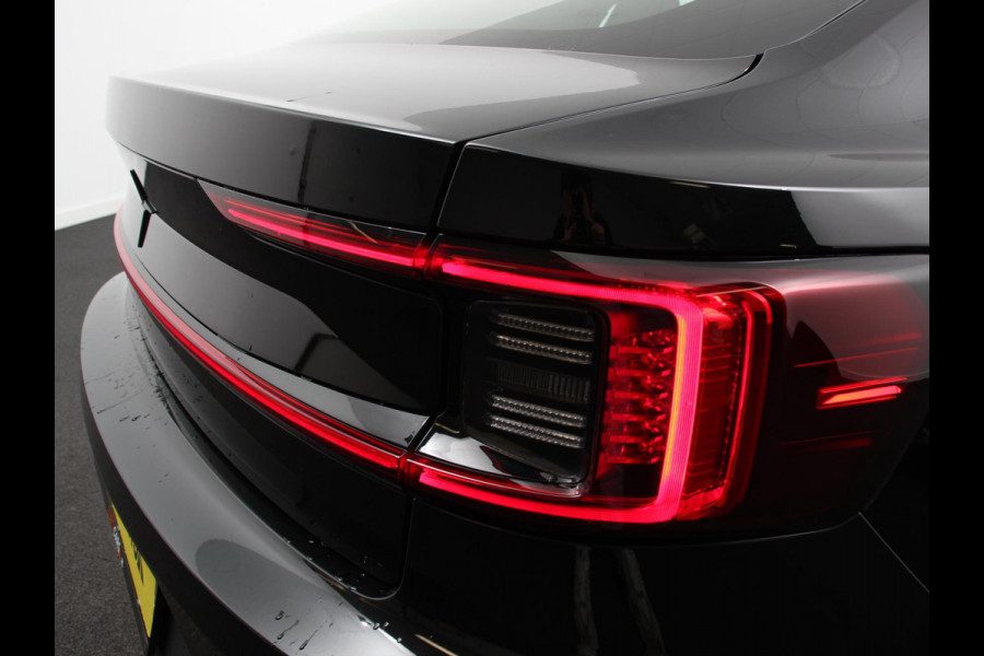 Polestar 2 Standard Range Single Motor 69 kWh DEMO ! 360* Camera Dab Led Verwarmde voorstoelen Navigatie Apple Carplay/Android Auto Climate Control Parkeer sensoren Panoramadak Keyless Stuurverwarming