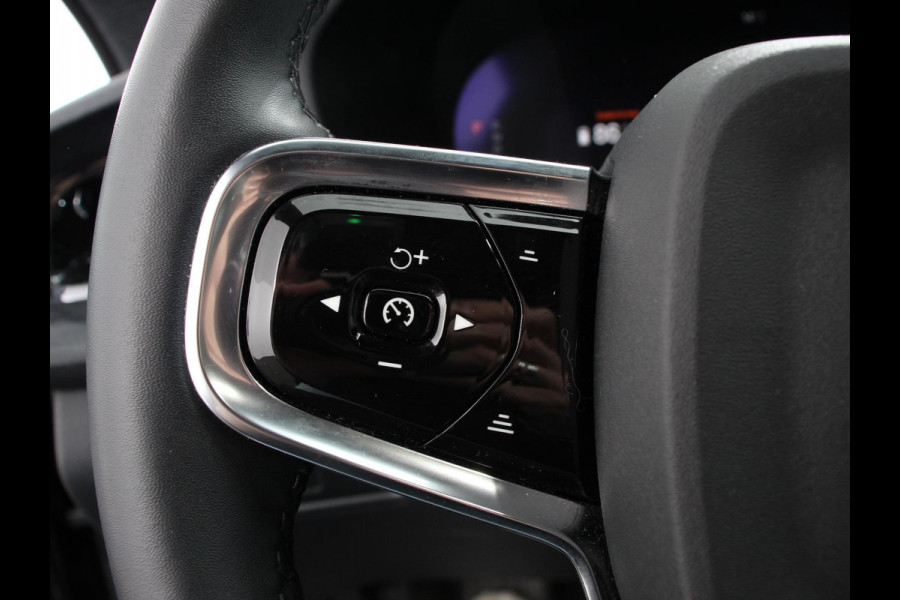 Polestar 2 Standard Range Single Motor 69 kWh DEMO ! 360* Camera Dab Led Verwarmde voorstoelen Navigatie Apple Carplay/Android Auto Climate Control Parkeer sensoren Panoramadak Keyless Stuurverwarming