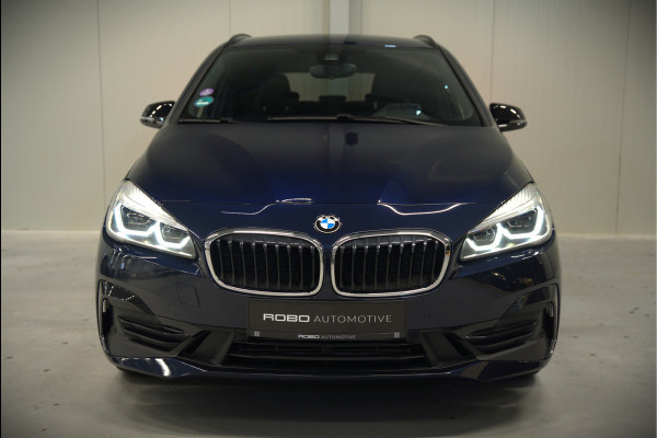 BMW 2 Serie Active Tourer 225xe iPerformance eDrive Edition | Stoelverwarming | Head-Up Display | Cruise Control | Parkeersensoren | Ambiance Verlichting | LED | Navigatie | Keyless | Leer | SOH 87%