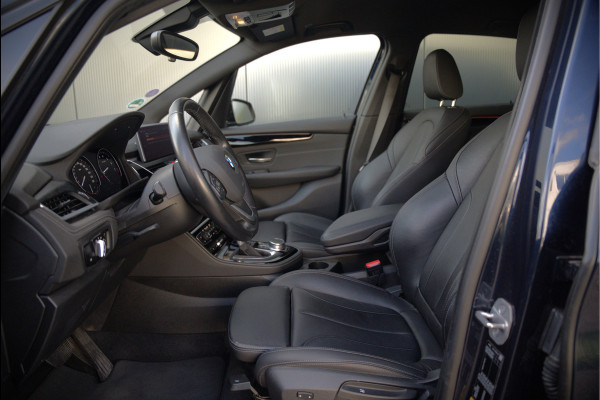 BMW 2 Serie Active Tourer 225xe iPerformance eDrive Edition | Stoelverwarming | Head-Up Display | Cruise Control | Parkeersensoren | Ambiance Verlichting | LED | Navigatie | Keyless | Leer | SOH 87%