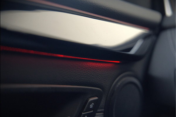 BMW 2 Serie Active Tourer 225xe iPerformance eDrive Edition | Stoelverwarming | Head-Up Display | Cruise Control | Parkeersensoren | Ambiance Verlichting | LED | Navigatie | Keyless | Leer | SOH 87%