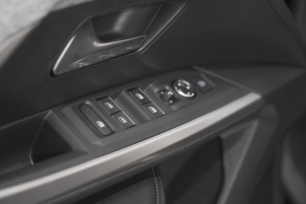 Peugeot 3008 1.2 Hybrid 145 GT | Panoramadak | Focal Hi-Fi | 360 Camera | Adaptieve Cruise Control