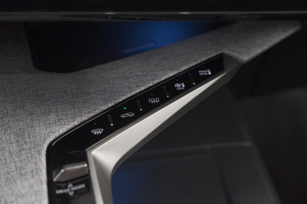 Peugeot 3008 1.2 Hybrid 145 GT | Panoramadak | Focal Hi-Fi | 360 Camera | Adaptieve Cruise Control