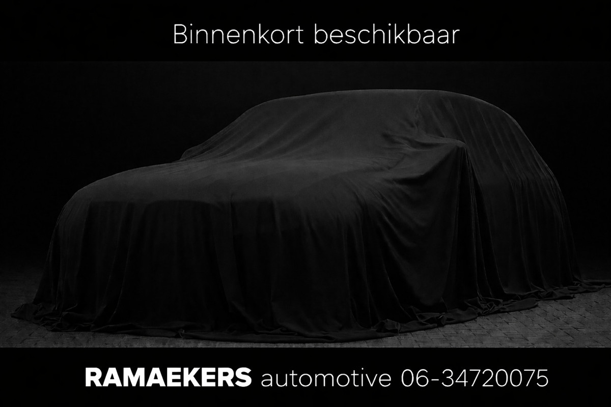 Lynk & Co 01 1.5 Pano / Black out / extra set wielen / NL Auto