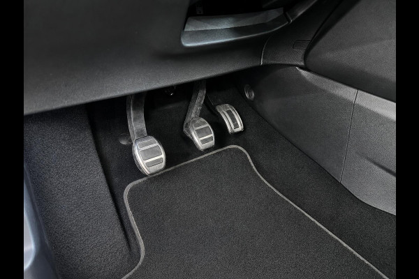 Peugeot 208 1.2 PureTech GT Navigatie Apple Carplay Android Auto Parkeersensoren Cruise Control Climate Control