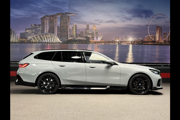 BMW 5 Serie 520i  M-Sport|ShadowLine|Panorama|H/K|208PK