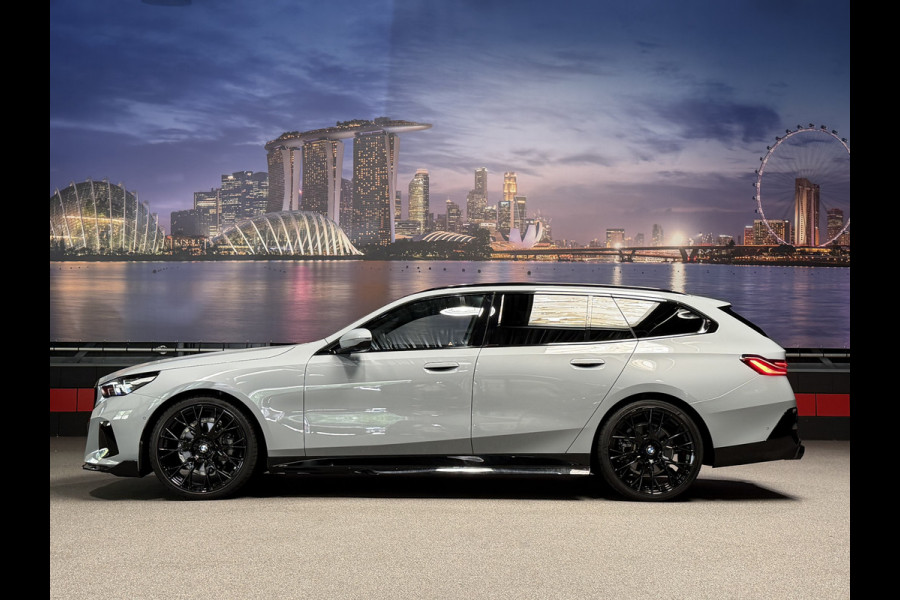 BMW 5 Serie 520i  M-Sport|ShadowLine|Panorama|H/K|208PK
