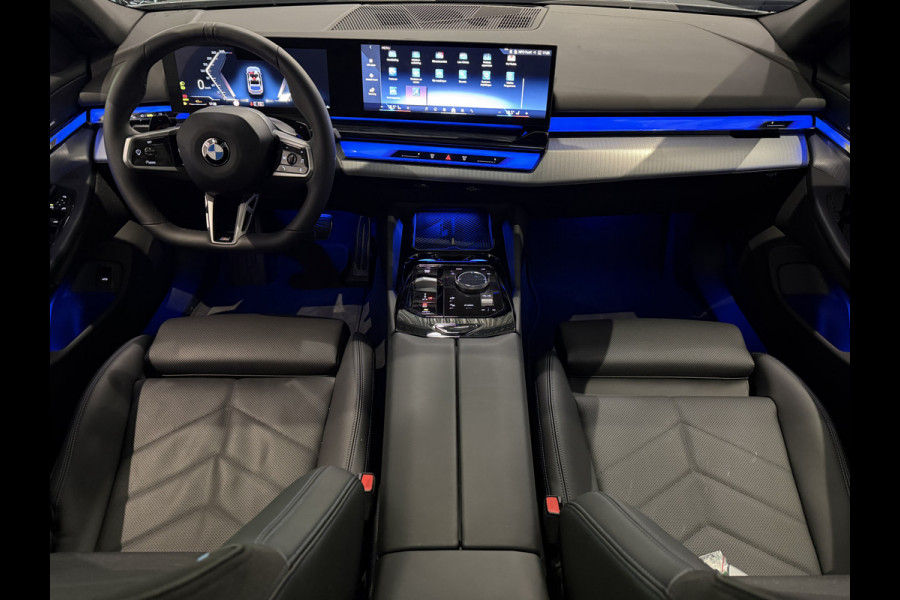 BMW 5 Serie 520i  M-Sport|ShadowLine|Panorama|H/K|208PK