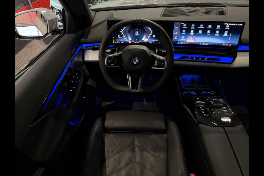 BMW 5 Serie 520i  M-Sport|ShadowLine|Panorama|H/K|208PK