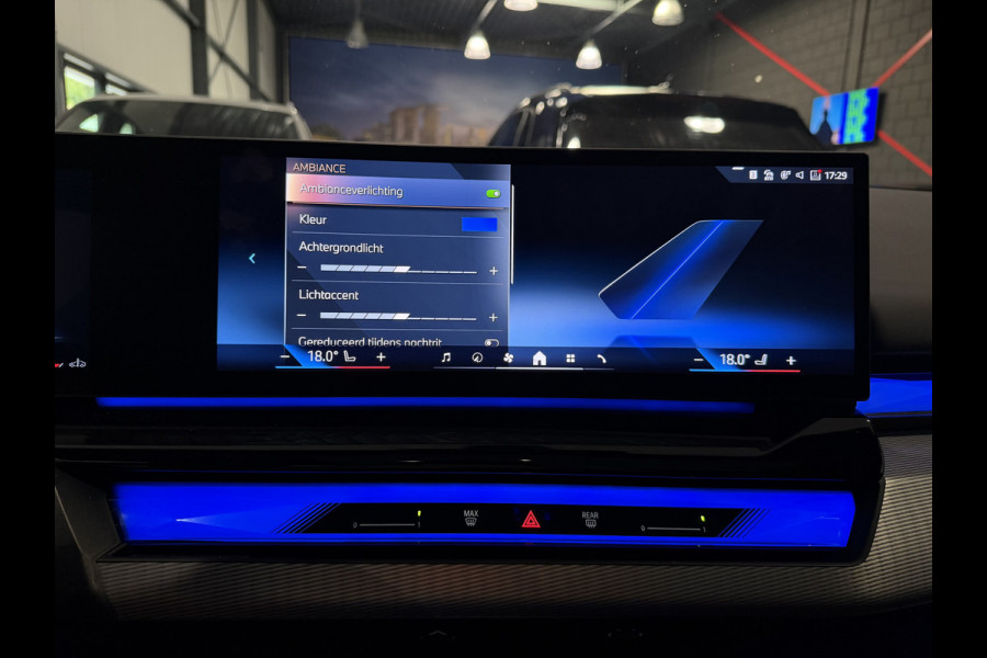 BMW 5 Serie 520i  M-Sport|ShadowLine|Panorama|H/K|208PK