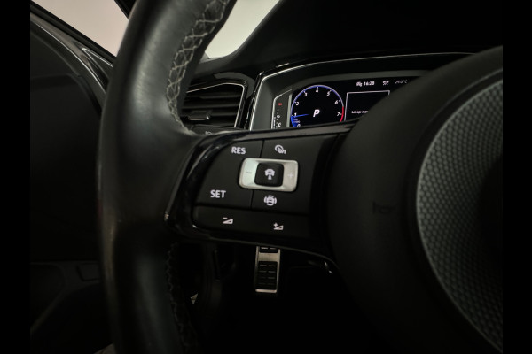Volkswagen T-Roc 2.0 TSI 4Motion R Pano|Akra|Keyless|Sfeer