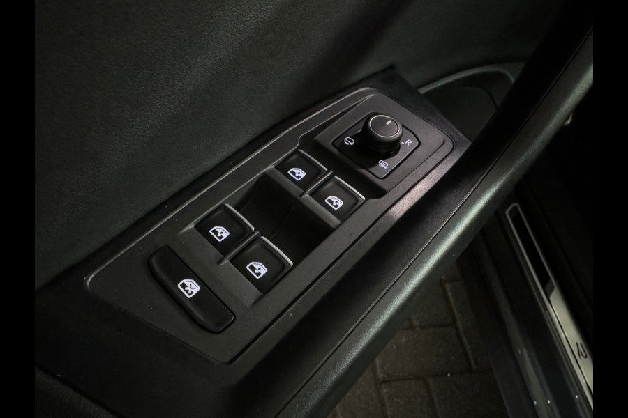 Volkswagen T-Roc 2.0 TSI 4Motion R Pano|Akra|Keyless|Sfeer