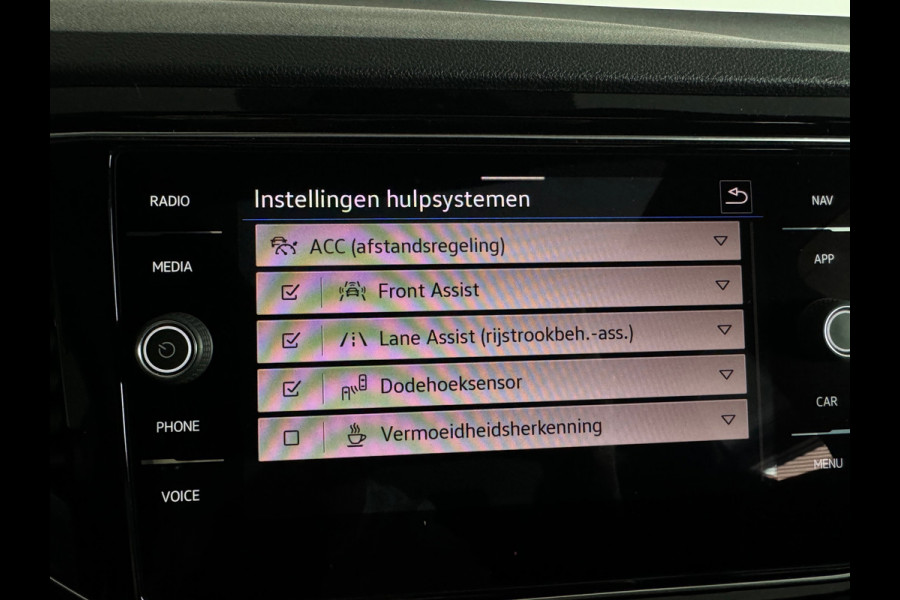 Volkswagen T-Roc 2.0 TSI 4Motion R Pano|Akra|Keyless|Sfeer