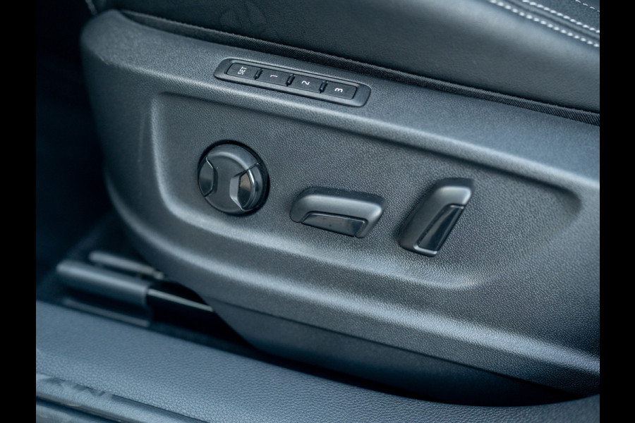 Škoda Karoq 1.5 TSI ACT Sportline Business | Panodak | Trekhaak wegkl. | Stoel geheugen | Leder | Prijs Rijklaar!!
