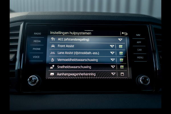Škoda Karoq 1.5 TSI ACT Sportline Business | Panodak | Trekhaak wegkl. | Stoel geheugen | Leder | Prijs Rijklaar!!
