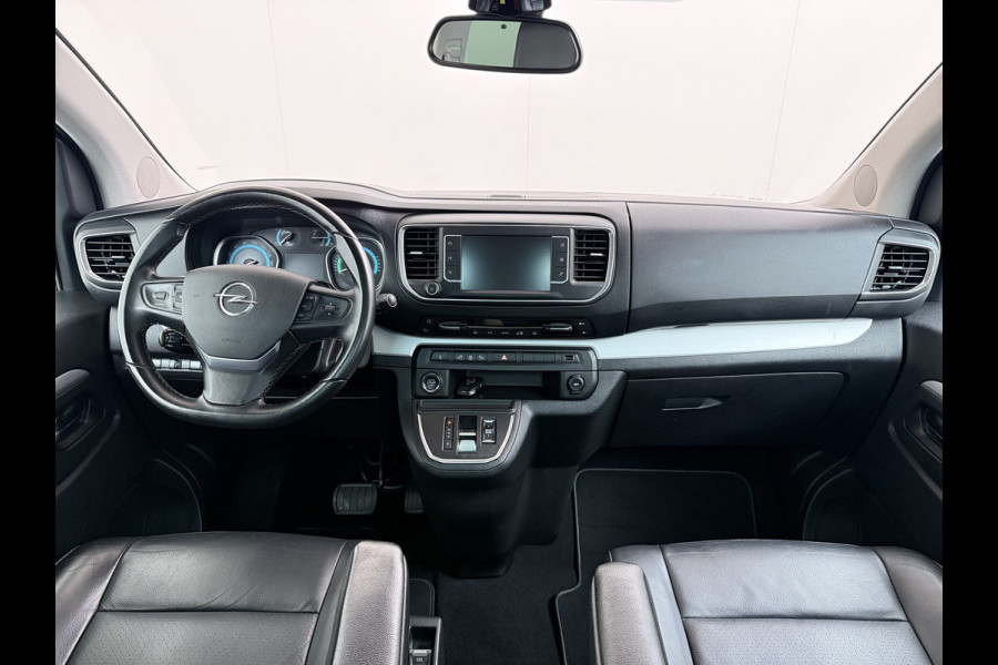 Opel Vivaro Combi Electric 8-Persoons L2 75kWh Leder Panoramadak 2X Elek.Schuifdeur Trekhaak 360°Camera Stoelverwarming Apple Carplay Android Auto Navi Ecc SOH 90% Cruise Control Regen-Lichtsensor Privacy Glas Lmv DAB Led 1.000KG Trekgewicht Garantie op Accu tot 19-12-2030/160.000km