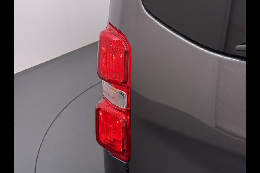 Opel Vivaro Combi Electric 8-Persoons L2 75kWh Leder Panoramadak 2X Elek.Schuifdeur Trekhaak 360°Camera Stoelverwarming Apple Carplay Android Auto Navi Ecc SOH 90% Cruise Control Regen-Lichtsensor Privacy Glas Lmv DAB Led 1.000KG Trekgewicht Garantie op Accu tot 19-12-2030/160.000km