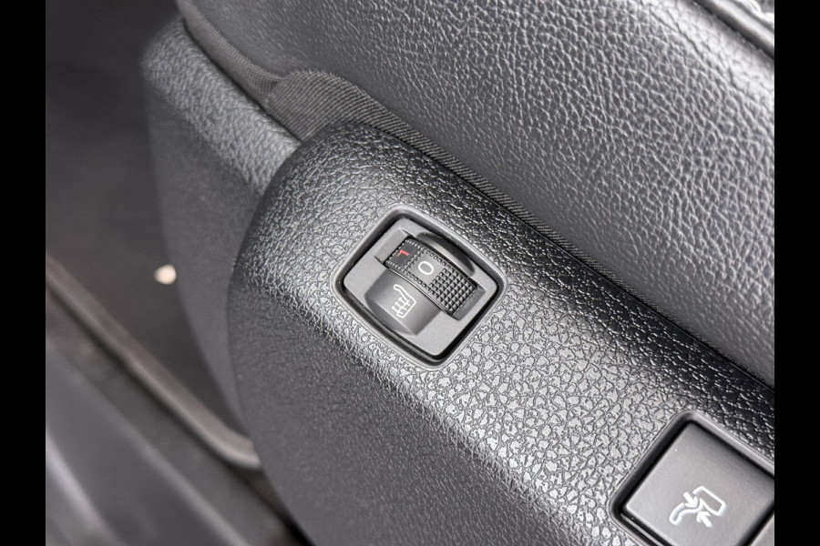 Opel Vivaro Combi Electric 8-Persoons L2 75kWh Leder Panoramadak 2X Elek.Schuifdeur Trekhaak 360°Camera Stoelverwarming Apple Carplay Android Auto Navi Ecc SOH 90% Cruise Control Regen-Lichtsensor Privacy Glas Lmv DAB Led 1.000KG Trekgewicht Garantie op Accu tot 19-12-2030/160.000km