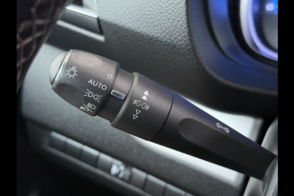 Opel Vivaro Combi Electric 8-Persoons L2 75kWh Leder Panoramadak 2X Elek.Schuifdeur Trekhaak 360°Camera Stoelverwarming Apple Carplay Android Auto Navi Ecc SOH 90% Cruise Control Regen-Lichtsensor Privacy Glas Lmv DAB Led 1.000KG Trekgewicht Garantie op Accu tot 19-12-2030/160.000km