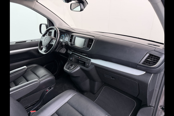 Opel Vivaro Combi Electric 8-Persoons L2 75kWh Leder Panoramadak 2X Elek.Schuifdeur Trekhaak 360°Camera Stoelverwarming Apple Carplay Android Auto Navi Ecc SOH 90% Cruise Control Regen-Lichtsensor Privacy Glas Lmv DAB Led 1.000KG Trekgewicht Garantie op Accu tot 19-12-2030/160.000km