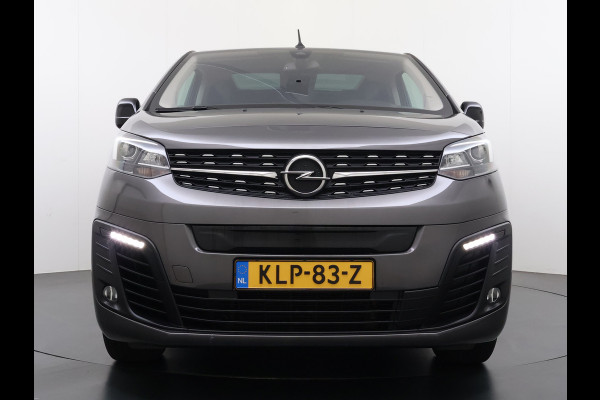 Opel Vivaro Combi Electric 8-Persoons L2 75kWh Leder Panoramadak 2X Elek.Schuifdeur Trekhaak 360°Camera Stoelverwarming Apple Carplay Android Auto Navi Ecc SOH 90% Cruise Control Regen-Lichtsensor Privacy Glas Lmv DAB Led 1.000KG Trekgewicht Garantie op Accu tot 19-12-2030/160.000km